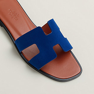 こなれ感漂う上質サンダル★【HERMES】Oran Bleu Smalt サンダル 《オラン》 | Hermès - エルメス-公式サイト